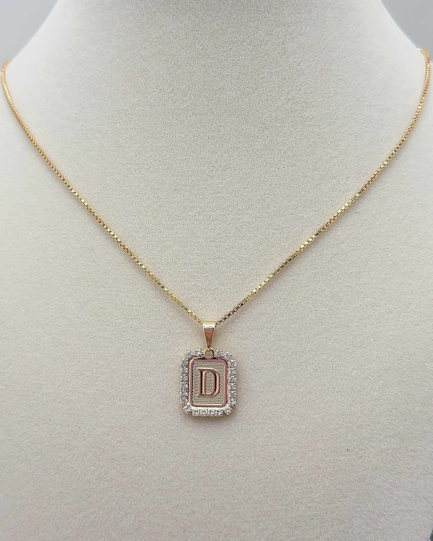 Initial Pendant with Necklace 💎 18K Gold Filled | Non-tarnish/fade, Waterproof, Hypoallergenic