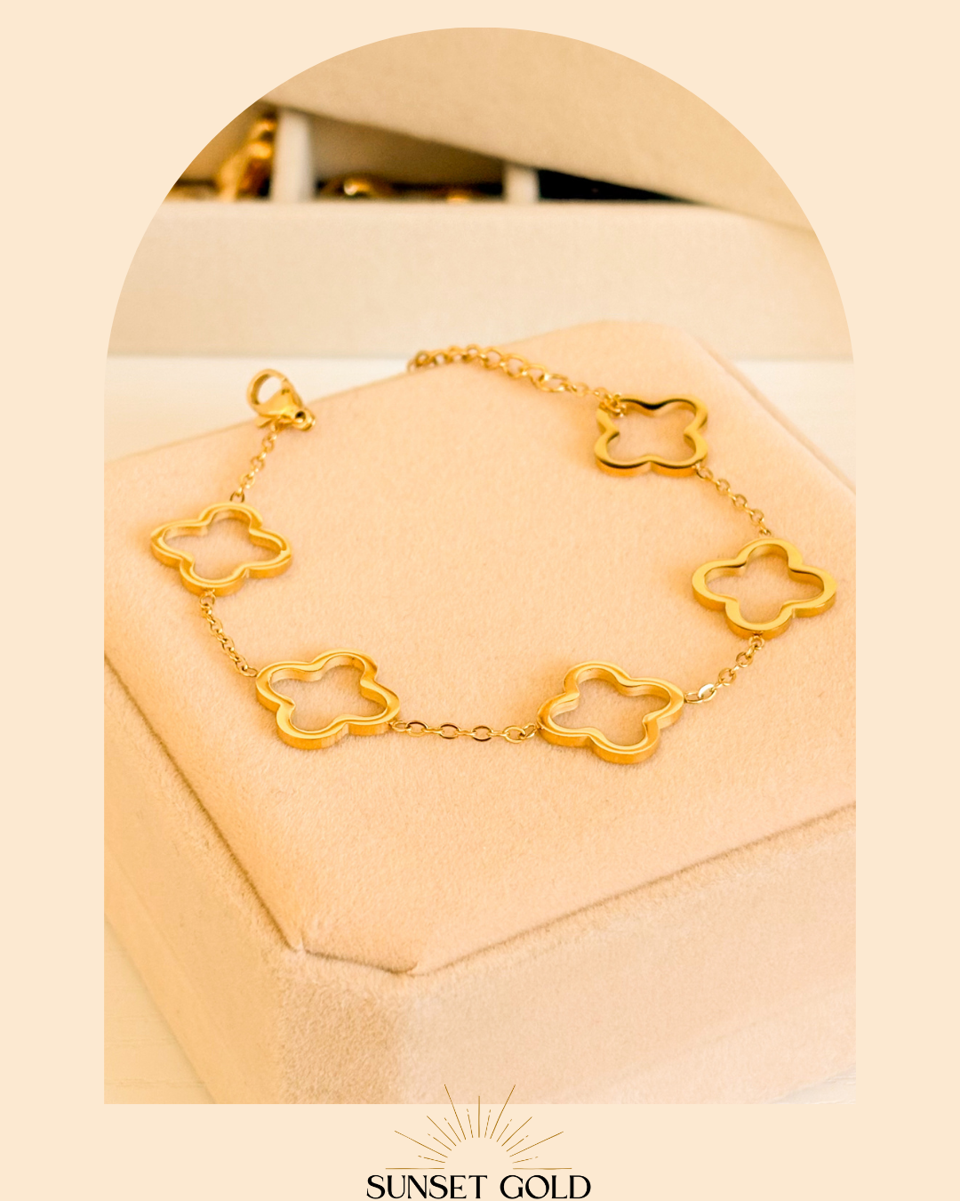 Lucky Glow - Clover Bracelet