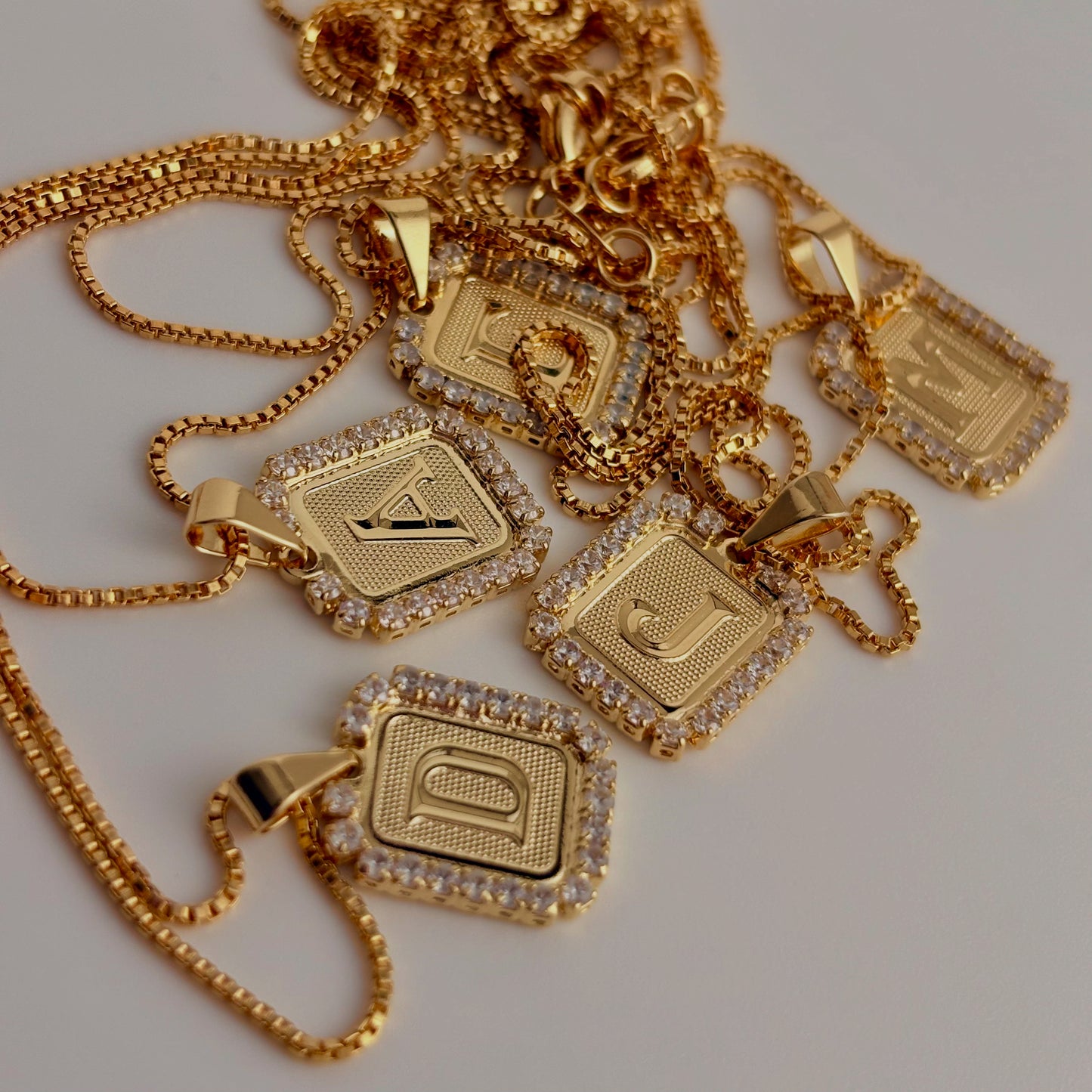 Initial Pendant with Necklace 💎 18K Gold Filled | Non-tarnish/fade, Waterproof, Hypoallergenic