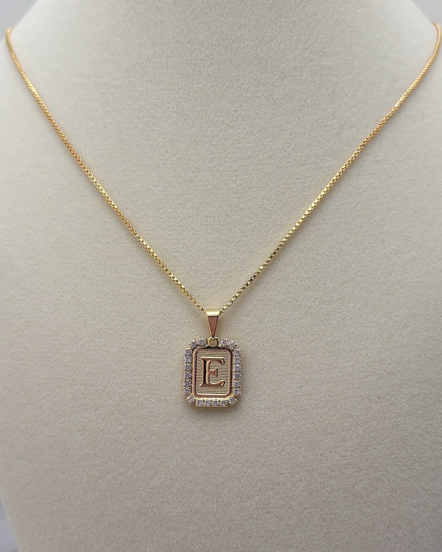 Initial Pendant with Necklace 💎 18K Gold Filled | Non-tarnish/fade, Waterproof, Hypoallergenic