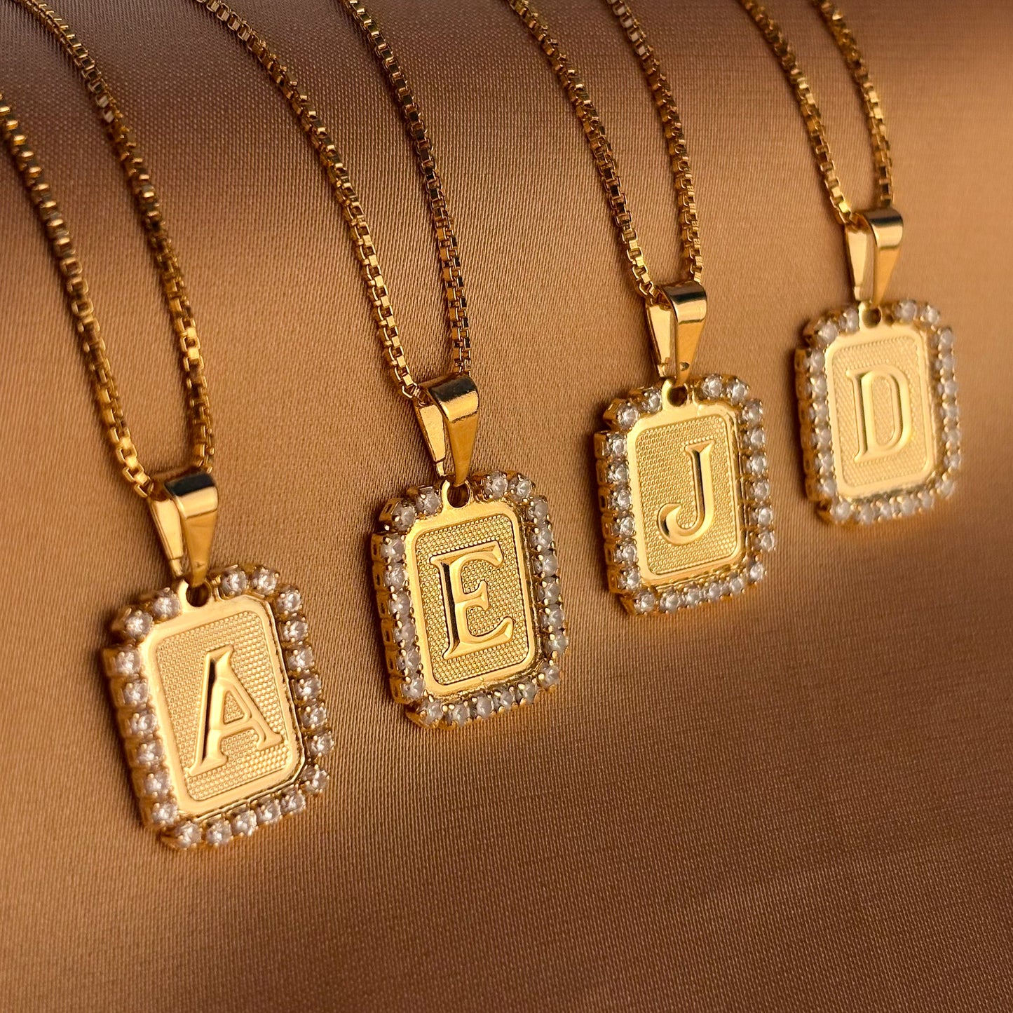 Initial Pendant with Necklace 💎 18K Gold Filled | Non-tarnish/fade, Waterproof, Hypoallergenic
