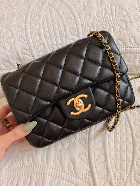 Chanel Classic Flap Mini 👜