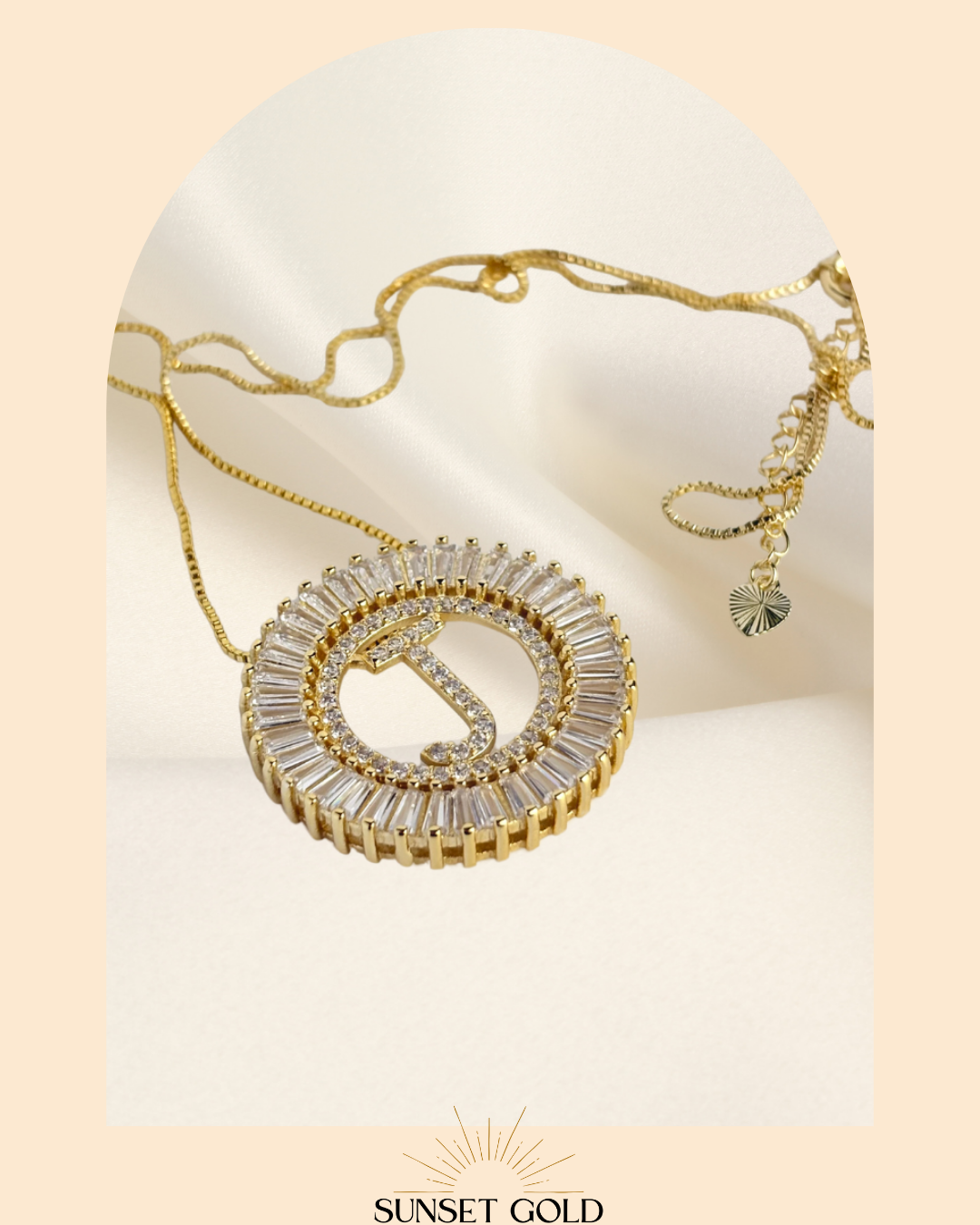 18k Gold filled Initial pendant necklace 💎