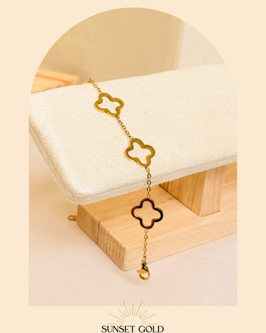 Lucky Glow - Clover Bracelet