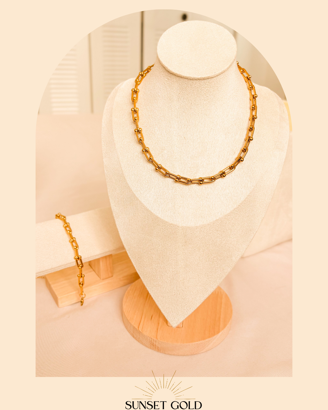 Warm Sky - U stitching Gold Necklace & Bracelet Set