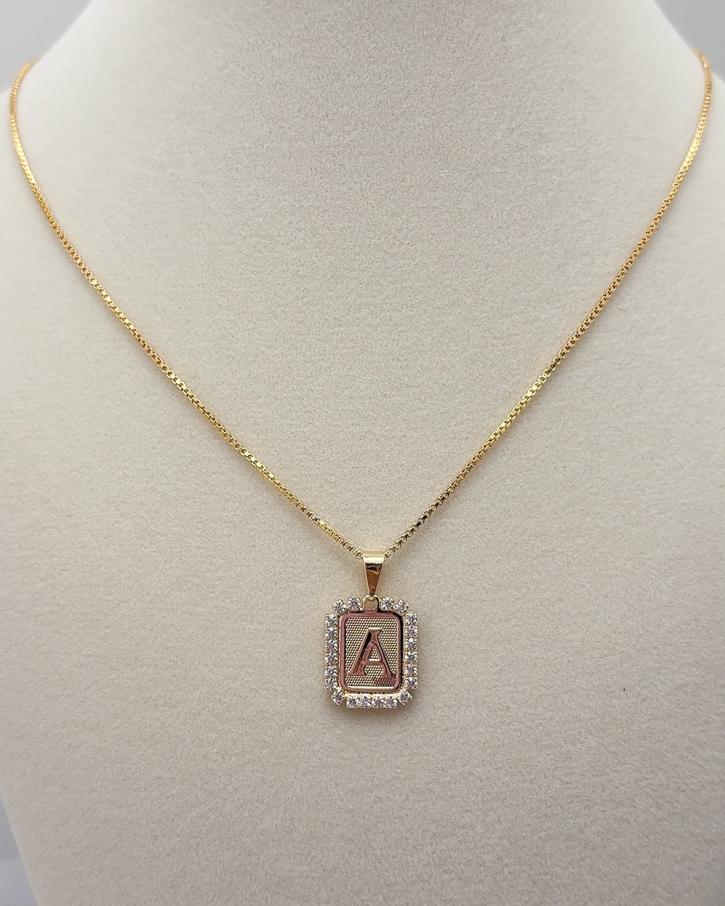 Initial Pendant with Necklace 💎 18K Gold Filled | Non-tarnish/fade, Waterproof, Hypoallergenic